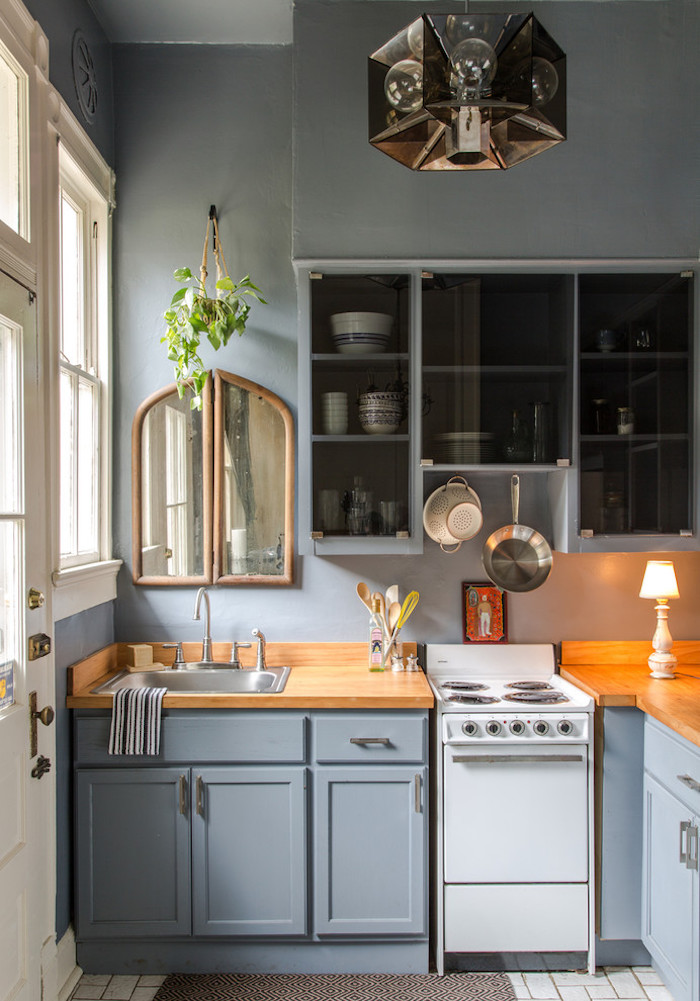 idée pour quelle couleur pour les murs d une cuisine, repeindre couleur en gris rétro
