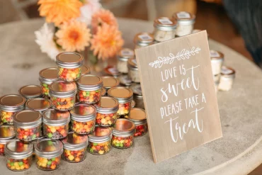 table pots jars bonbons sucrerie cadeau mariage invite original