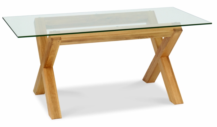 table avec plan en verre avec des pieds en bois clair croisés, decoupe verre, verre sur mesure, style de meuble rustique