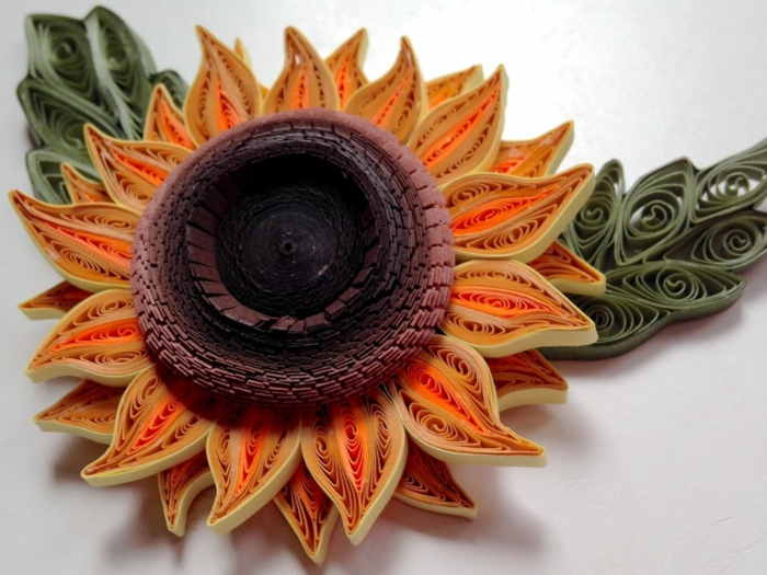 tournesol réalistique, design magnifique de grande fleur en papier de quilling