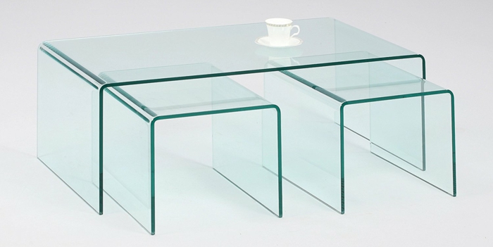 trois tables de trois tailles diverses, verre transparent, verre sur mesure, decoupe verre, tables en forme carrée aux angles arrondis