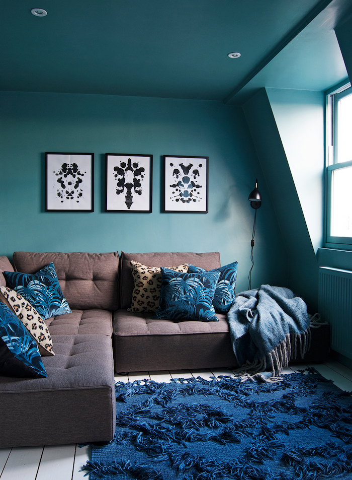 idée peinture deco salon bleu canard, décoration séjour vert d'eau, murs de salon vert bleu paon