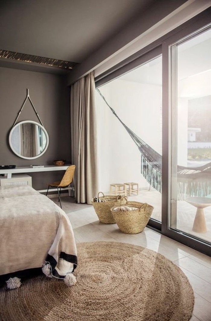 Photo chambre à coucher adulte moderne intérieur design contemporaine hamac sur la terrasse tapis rond cool déco nature inspiration