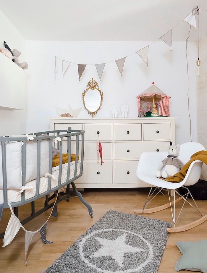 déoc avec lit bébé scandinavie en bois gris et fauteuil enfant scandinave