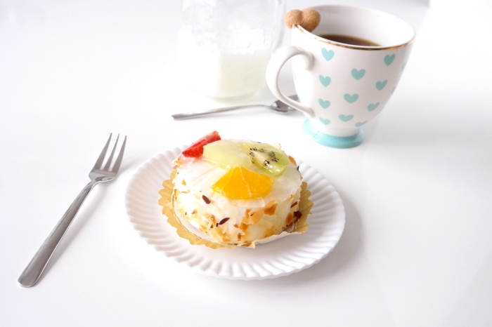 comment faire une surprise pour la fête des mères avec un petit déjeuner en tasse de thé et dessert léger aux fruits