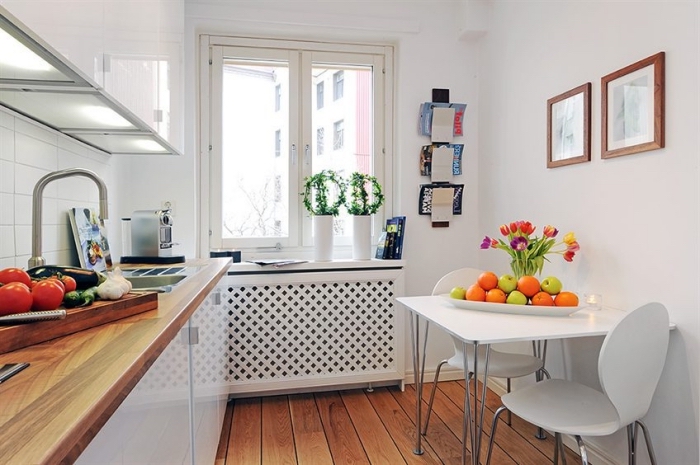 comment aménager une petite cuisine aux murs blancs, agrandir visuellement espace limité avec meubles et peinture blancs