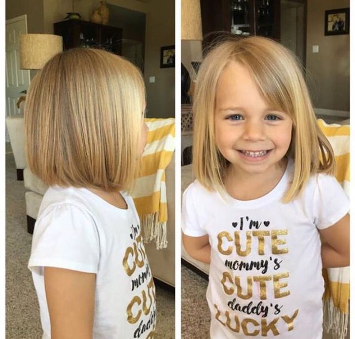 Cool idée coupe de cheveux petite fille 4 ans coupe courte petite fille cheveux fille contente de sa nouvelle coiffure carré mi long cheveux coupe épaules