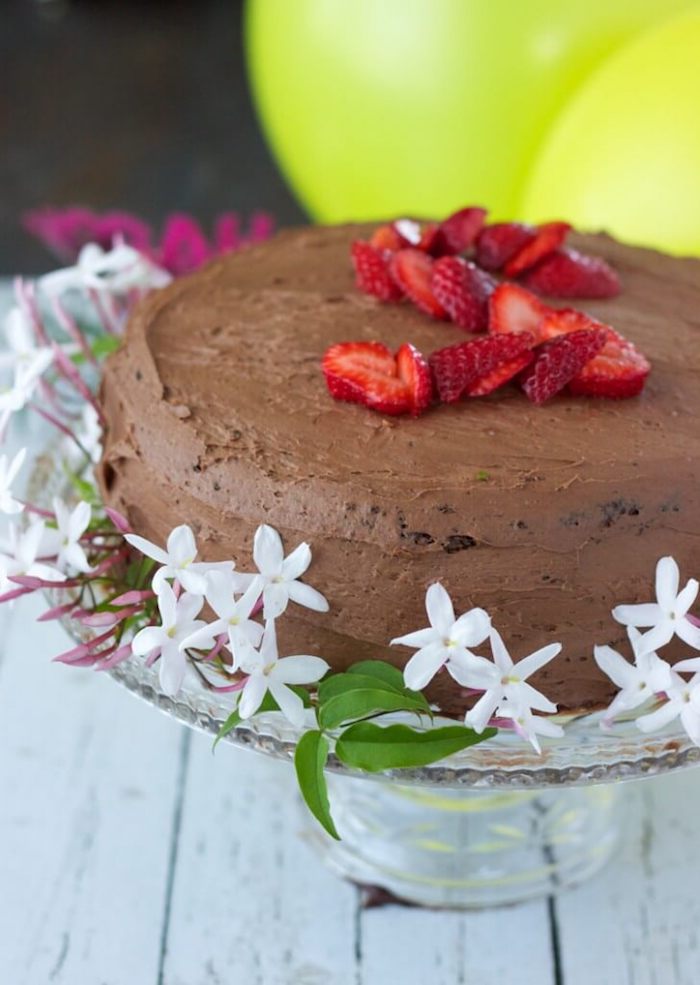 Gateau chocolat thermomix anniversaire gateau anniversaire chocolat simple recette de gâteau avec fraises