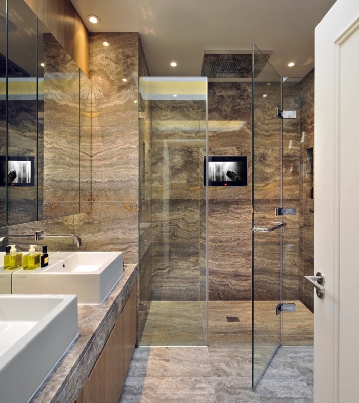 jolie salle de bain en dallage pierre authentique, cabine de douche en verre, deux vasques recyangulaires