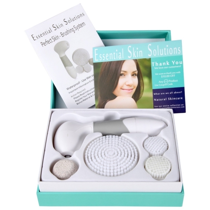 kit de soins de visage et de la peau avec un appareil à brosse électrique comme une cadeau pour la fête des mères