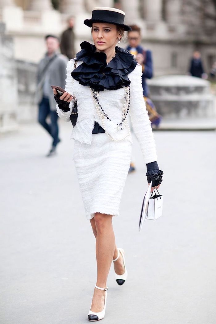 Simple tenue femme pour un bapteme chic tendance de robe rétro chic belle tailleur femme Chanel blanc tailleur