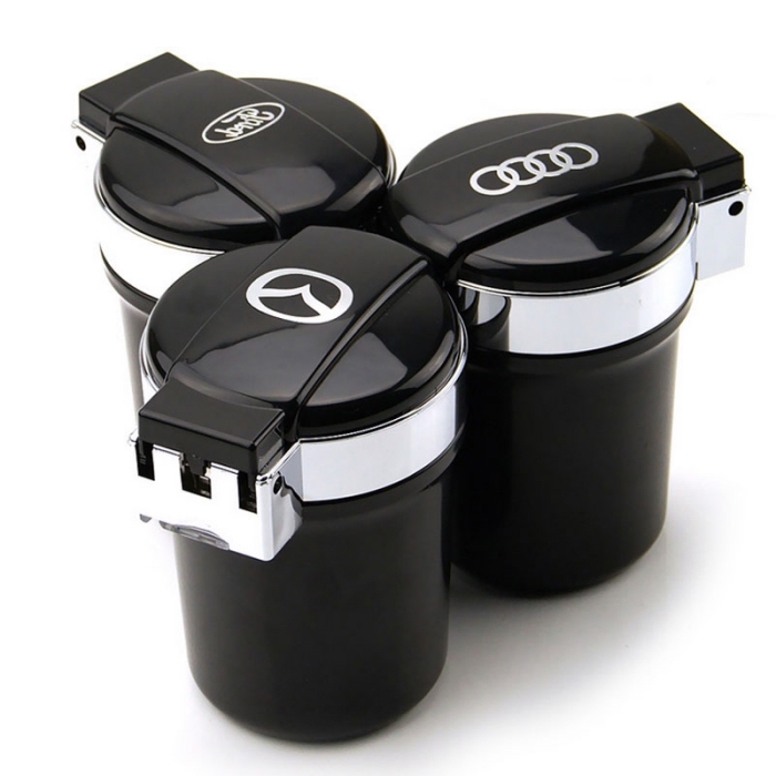 modèle de cendrier voiture à design mini poubelle avec emblème marque de voiture et de couleur gris et noir