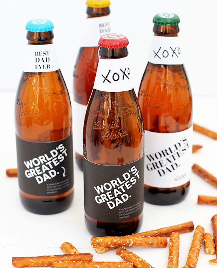 idée cadeau fête des pères à fabriquer, bouteilles de bière personnalisées avec des étiquettes originales