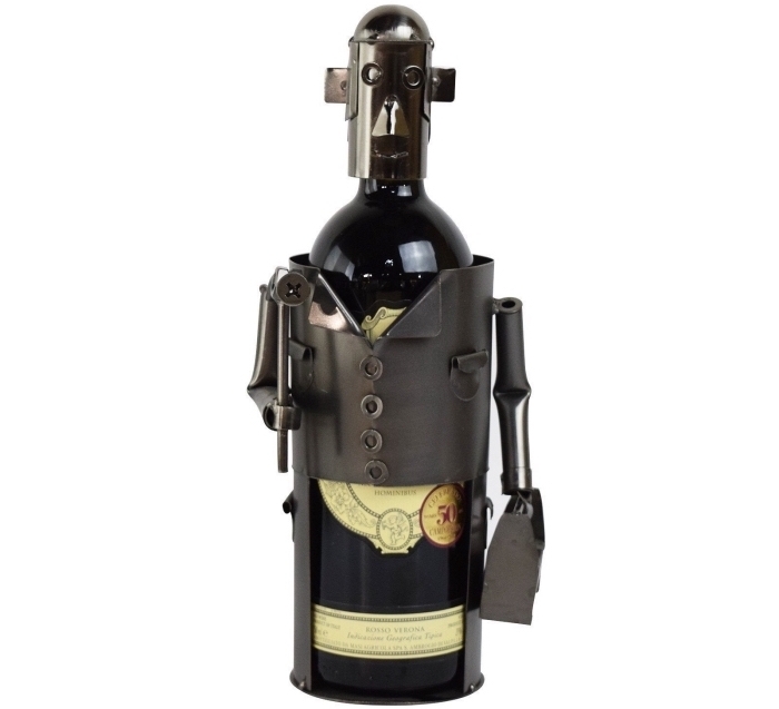 quel cadeau offrir à un homme qui boit du vin, modèle porte-bouteille vin à design robot pour la fête des pères