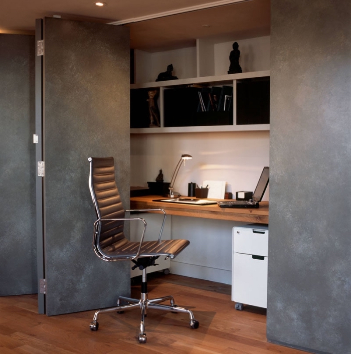 idée comment décorer le coin bureau à domicile avec portes à design gris anthracite et bureau encastré au mur blanc