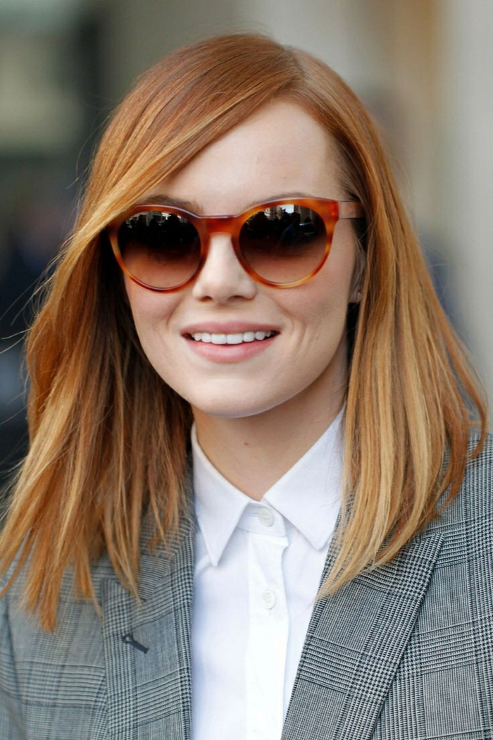 carré long lisse, cheveux couleur rousse, lunettes de soleil au cadre tendance