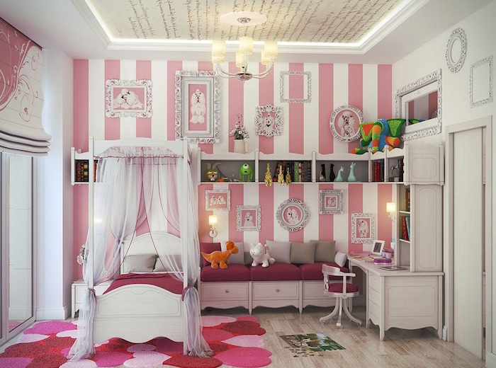 deco peinture chambre fille style princesse baroque avec mur bandes blanc rose et tapis coeurs