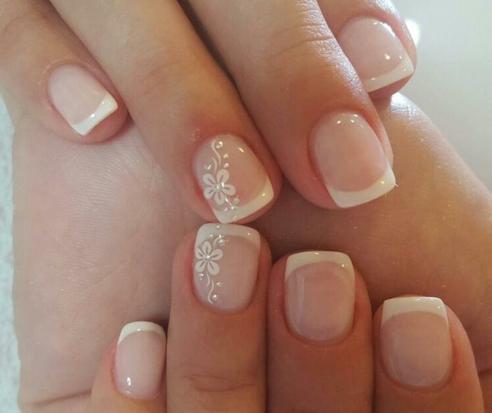 deco ongle rose pale, manucure french ongles courts, ongle blanc avec une bordure blanche