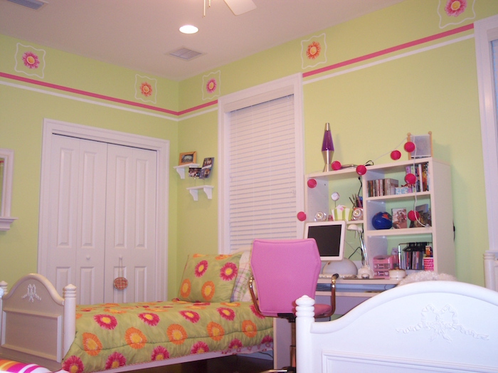 chambre pour enfant vert pistache lit blanc pour enfants jumeaux