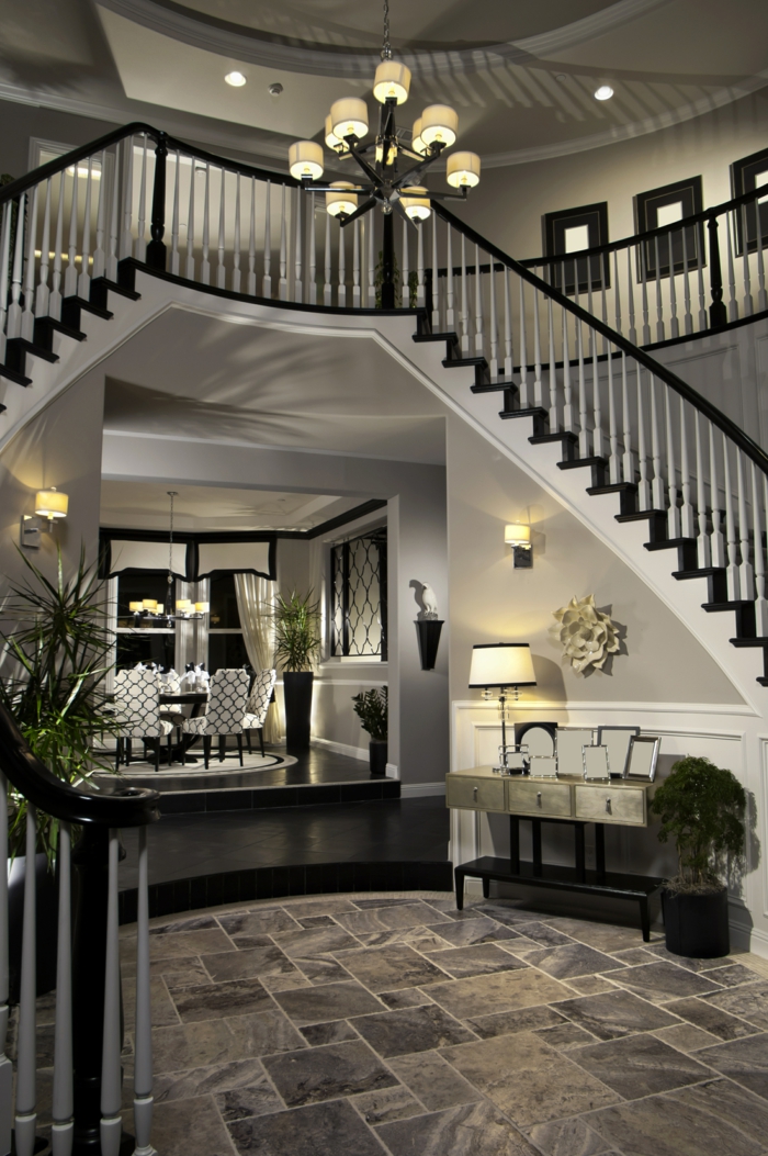 decoration couloir moderne, maison contemporaine super luxueuse, petit meuble d'entrée et pot de fleur bonsai