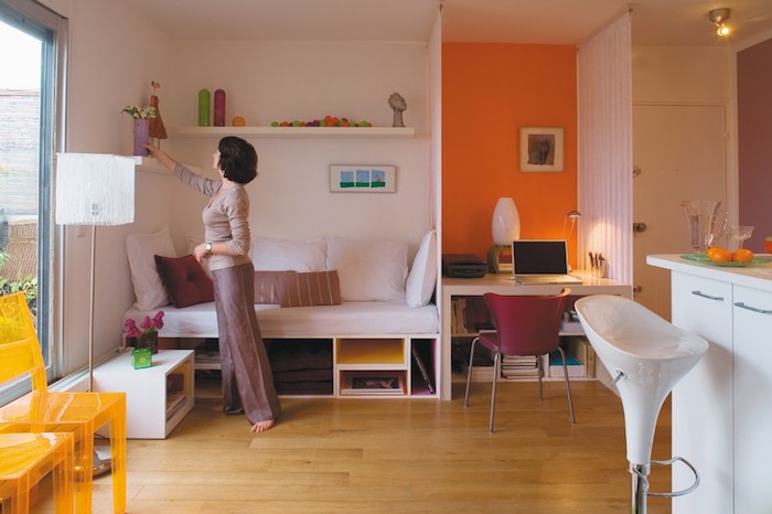 Appartement design idée déco studio appartement deco stylee salon orange coin bureau cuisine et salle de séjour