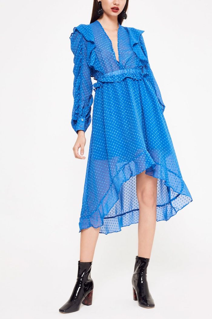 Quelle robe choisir à porter pour quel mariage thématique tenue habillée bleu robe courte devant longue derriere