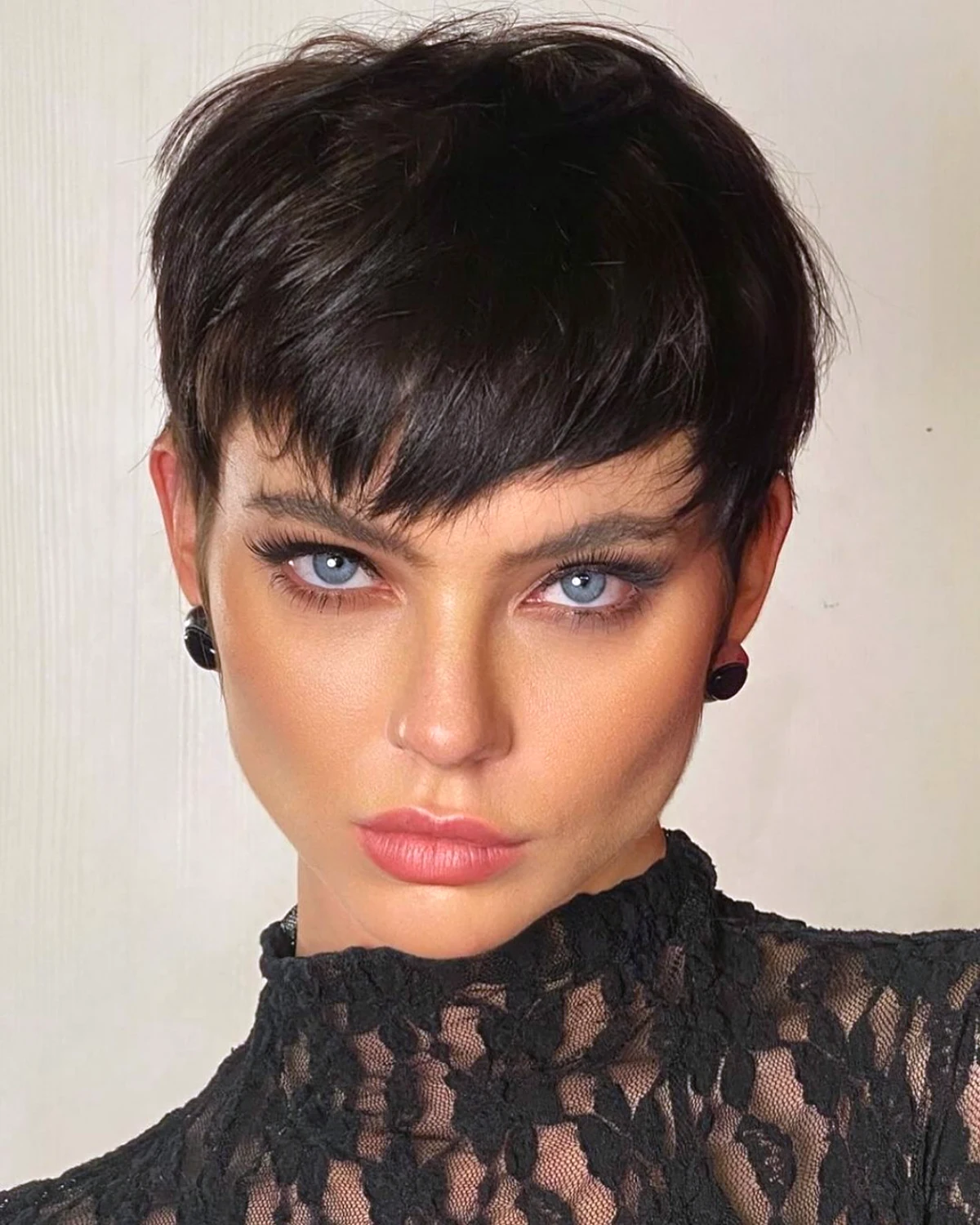 variante de pixie cut moderne 2024