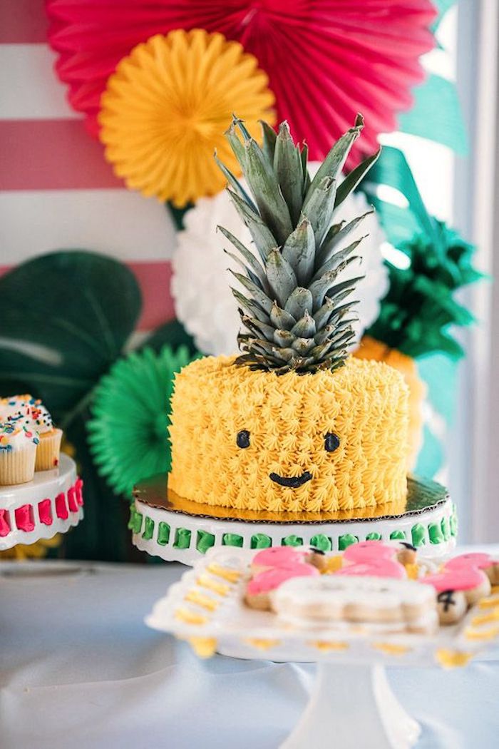 Choisir un gateau rapide comment décorer le gateau d'anniversaire enfant originale idee gâteau ananas forme