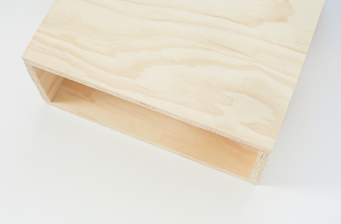 table de nuit bois, petit chevet en bois clair, fabriquer un chevet en bois facile