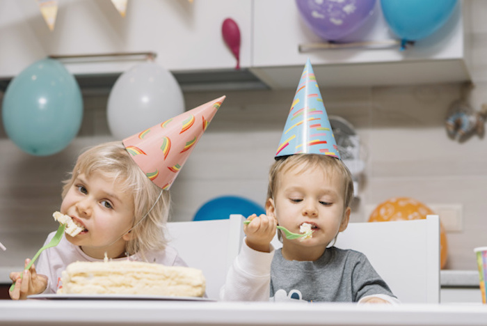 Recette gateau anniversaire gateau anniversaire facile cool idée design gateau enfants qui mangent gâteau