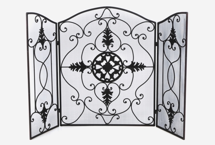 objet de déco d'intérieur à design portes en fer forgé aux motifs volutes et floraux, idée de création en fer pour intérieur