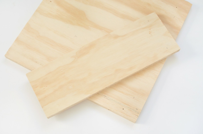 planches de bois pour faire une table de chevet design industriel, idées originales pour la déco maison