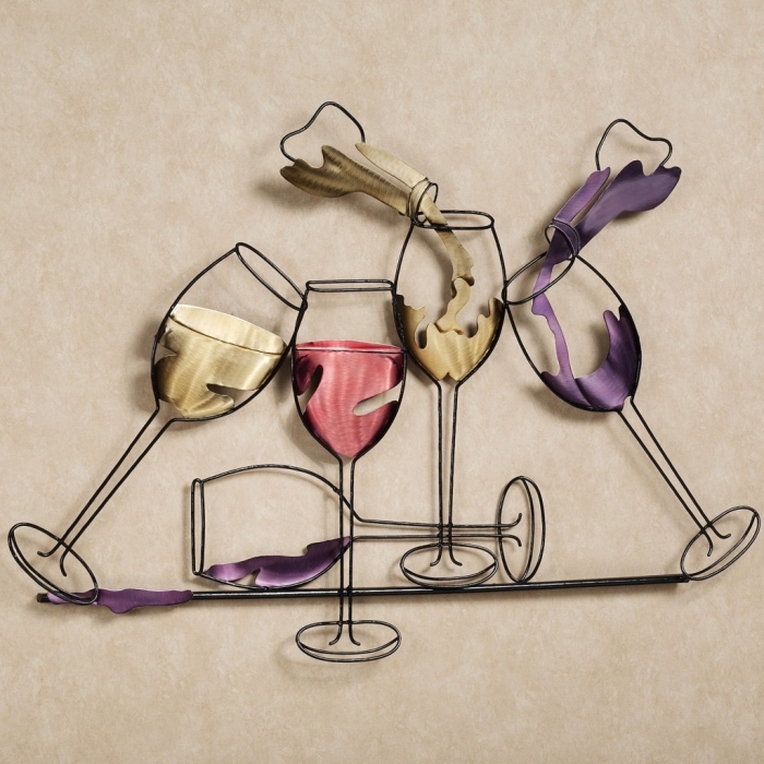 magnifique création en fer à accrocher sur le mur à design bouteilles de champagne et de vin avec verres en fer forgé