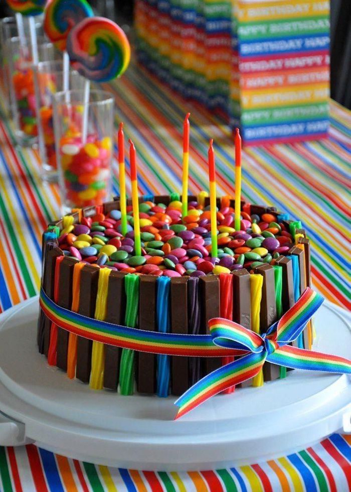 Chouette gateau anniversaire garcon ou gateau anniversaire fille le gâteau aux fruits chocolat coloré