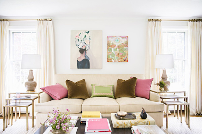 Simple idée chambre rose poudré et taupe chambre gris et rose aménagement salon canapé blanche coussins roses