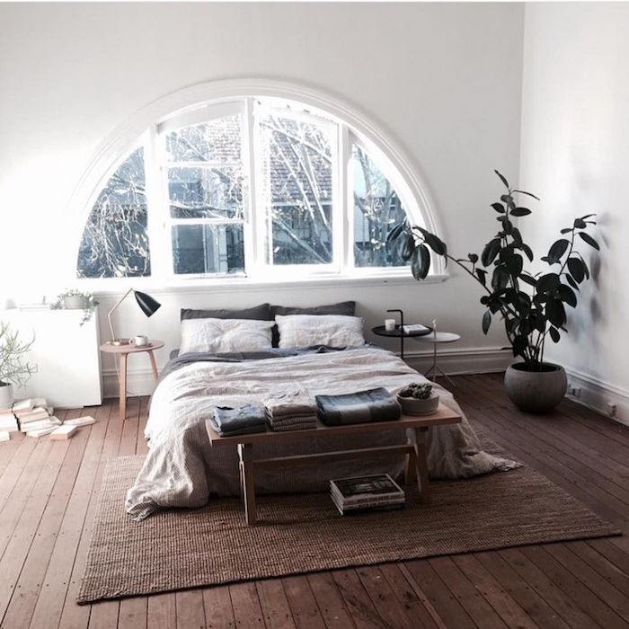 Couleur idéale pour chambre adulte chambre bleu canard chic décoration intérieur tapis brune chambre blanche plante vert 