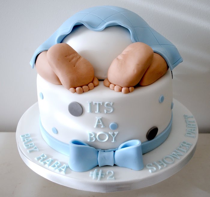 Gateau baby shower annoncer que c est un garcon gâteau baby shower bleu gateau pate a sucre baby shower pieds de bebe mignons gateau fondant pointure enfant