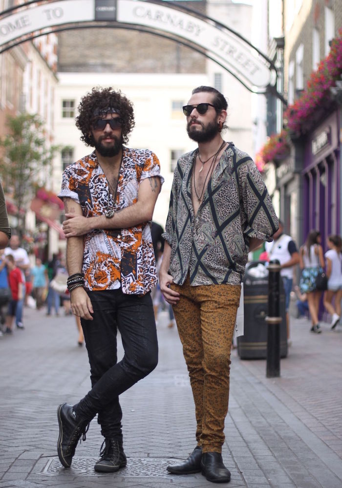 tenues bohème chic homme avec vetements retro kitsch 80 pour hipster à carnabay street londres