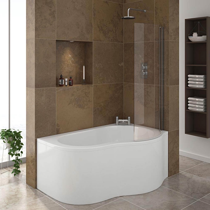 salle de bain douche et baignoire avec mur en carrelage marron et niche pour accessoires, rangement espace limité avec niches murales
