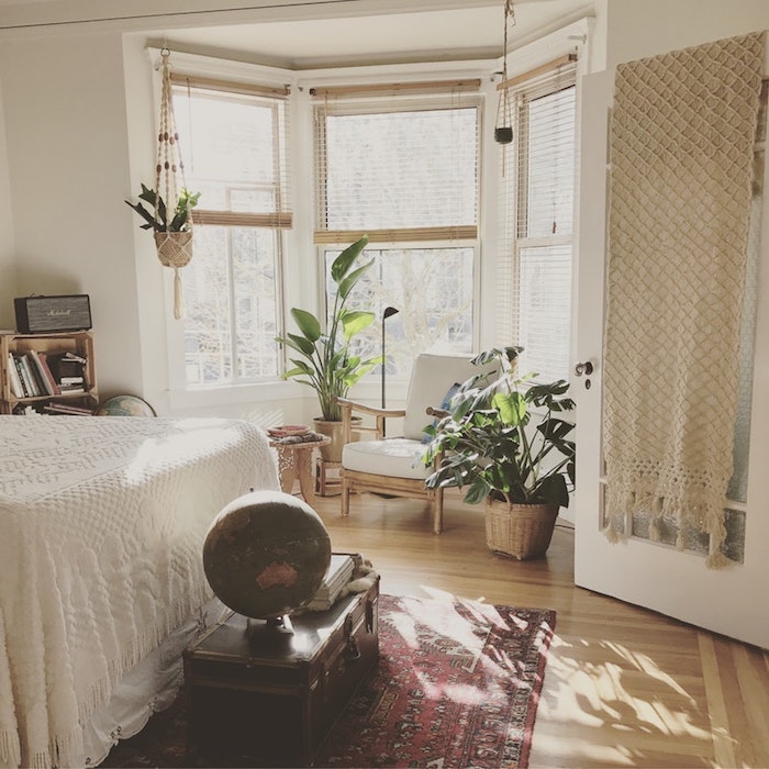Aménager chambre 9m2, deco chambre moderne, déco simple en blanc et bois, style vintage