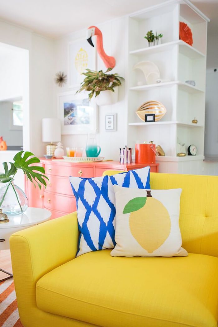 Decoration salon contemporain coloré canapé jaune déco séjour chouette déco de séjour joviale deco