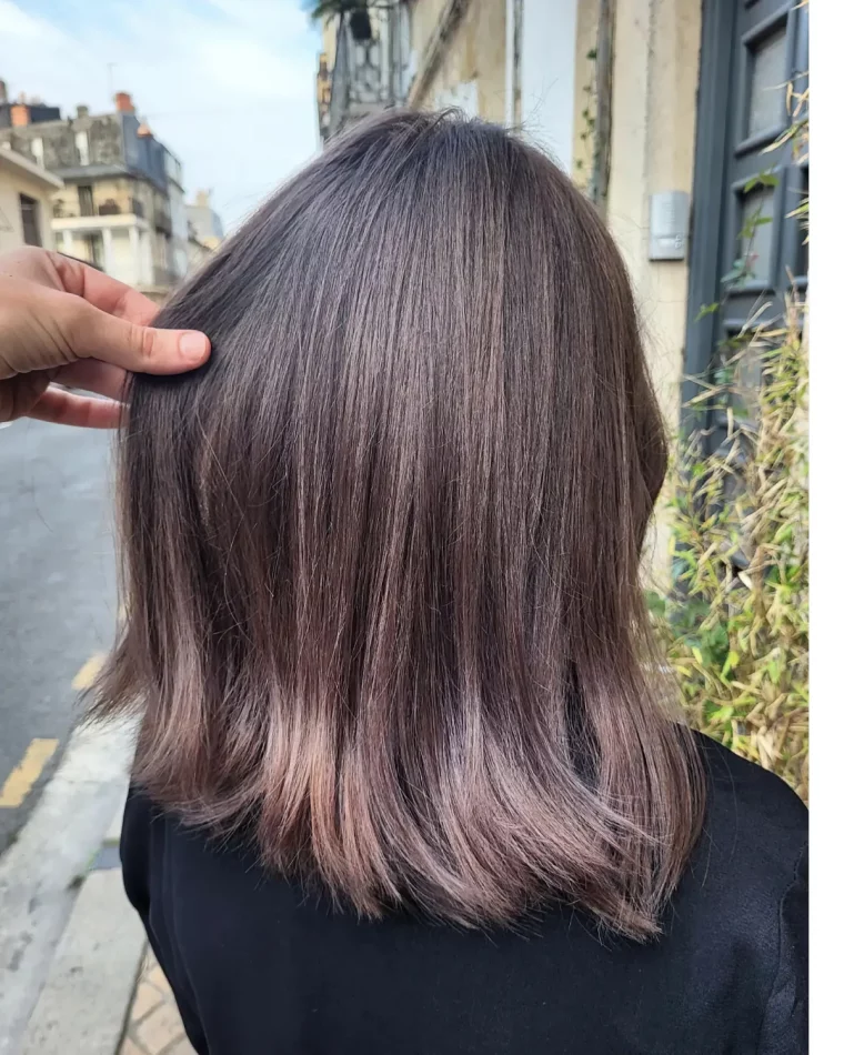 coupe carre mi long coloration foncee