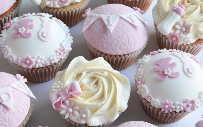 Gâteau baby shower gateau femme enceinte choisir le gateau pour la fete cupcakes mignonnes rose decoration girly 
