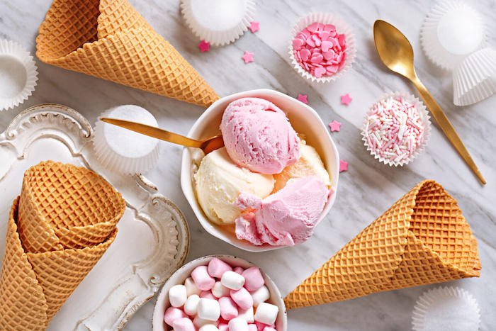 fete-de-glace-week-end-enterrement-de-vie-de-jeune-fille-idee-d-enterrement-de-vie-de-jeune-fille-cool-idée-déco-mignonne Jeux evjf qui va préparer la meilleure glace activité enterrement de vie de jeune fille deguisement evjf thématique de glace