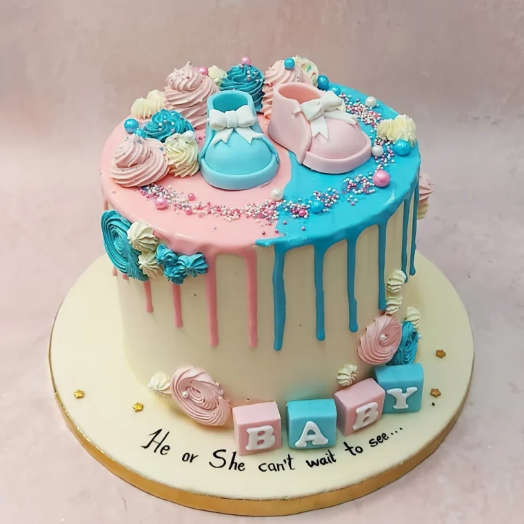 gateau mixte rose et bleu chaussettes bebe meringues perles comestibles