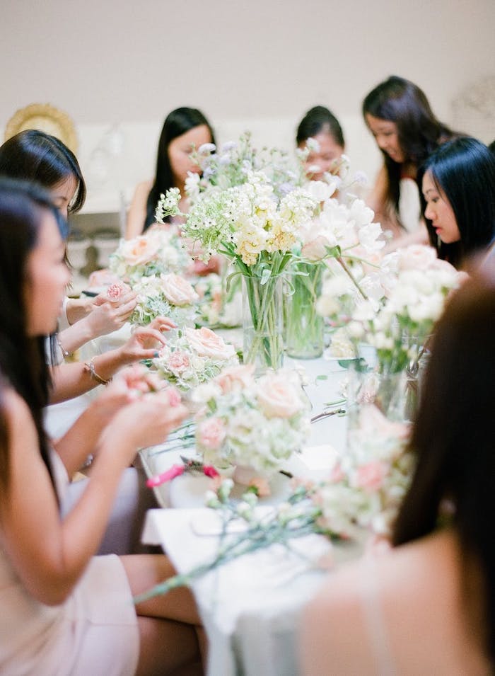 Bouquet de table mariage ejvf activité faire des bouquets activité fonctionnelle pour la déco de mariage amies amusement