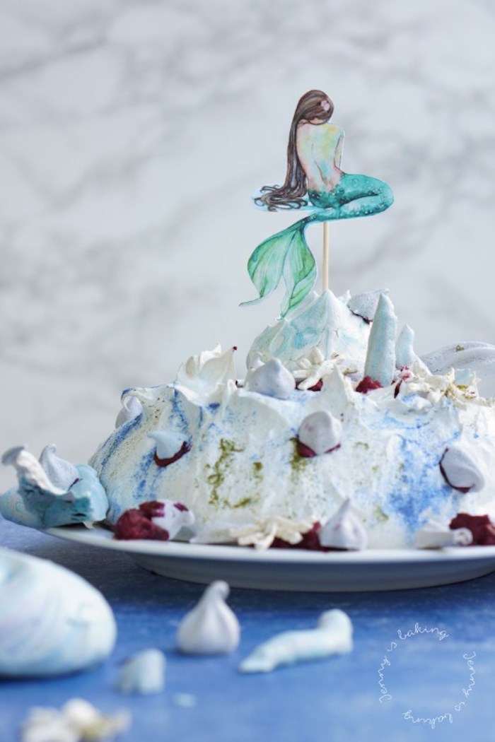 Gâteau baby shower sirène merengue gateau pavlova original pour une fête prénatale 