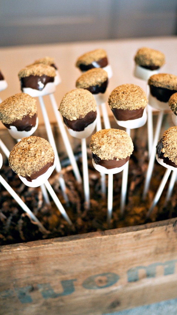 recette cake pops à la guimauve, chocolat et noix pour un candy bar mariage tendance, sucettes à la guimauve faciles à personnaliser