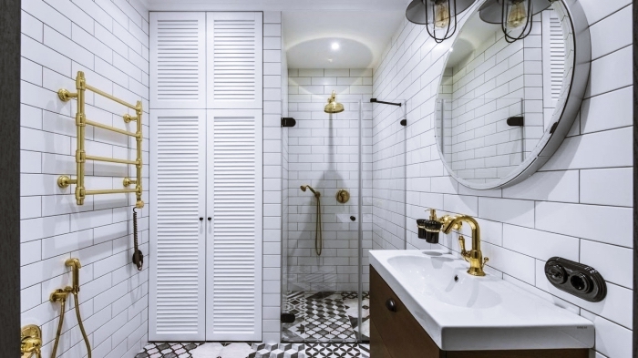 exemple de couleur salle de bain à espace limité avec carrelage briques blanches et dalles de sol en blanc et gris foncé