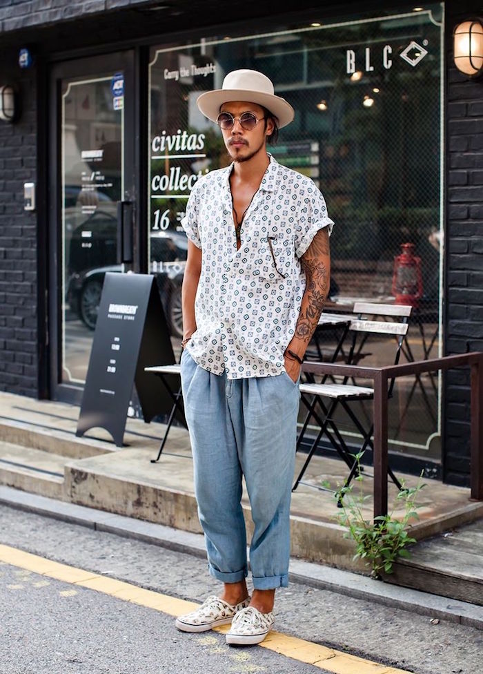 tenue boheme chic été pour homme avec chemisette et pantalon lin large cigarette style bobo hipster